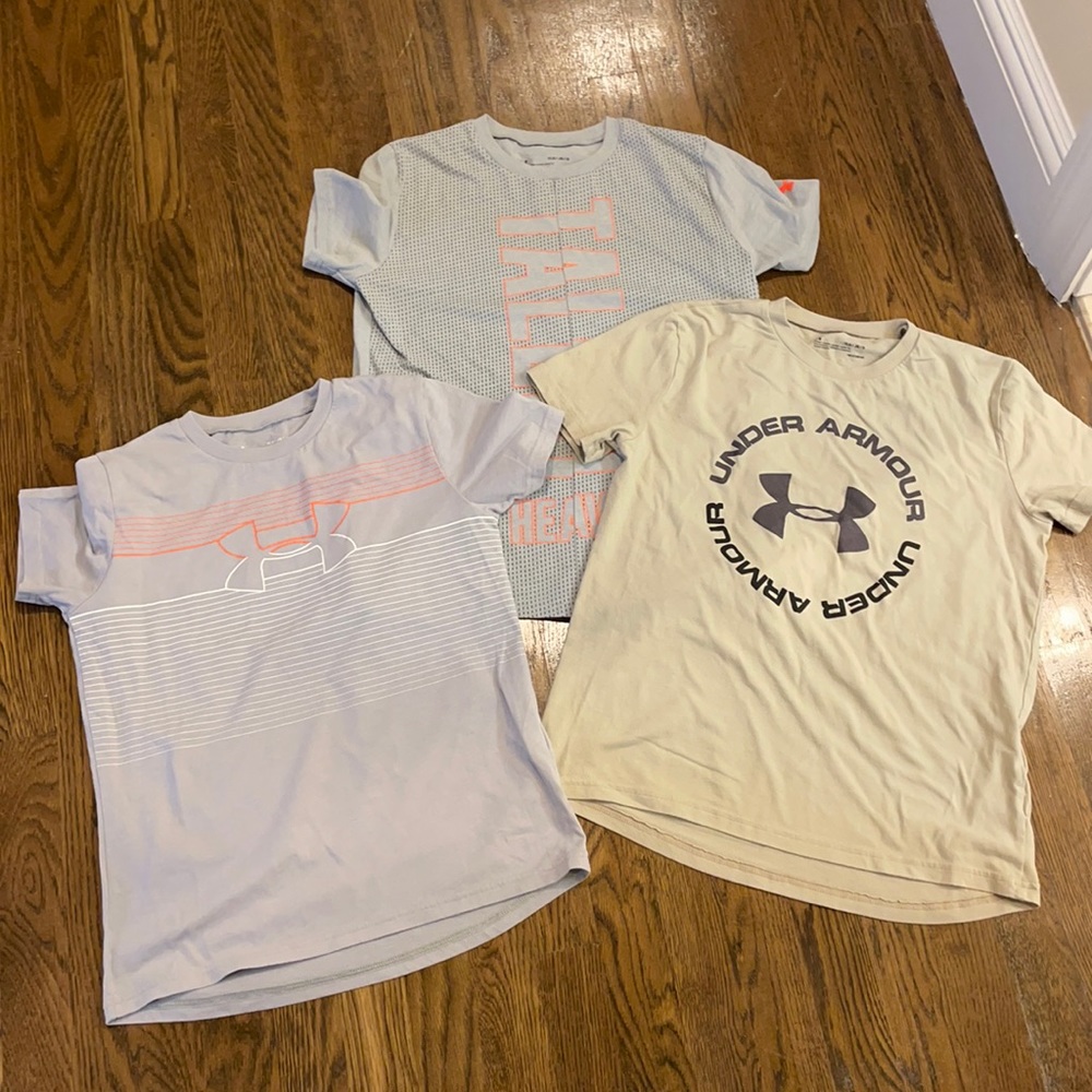 3 cotton under armour T-shirts